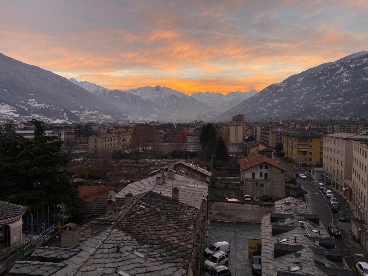 Mansarda Del Sole, Nel Cuore Di Aosta Zewnętrze zdjęcie