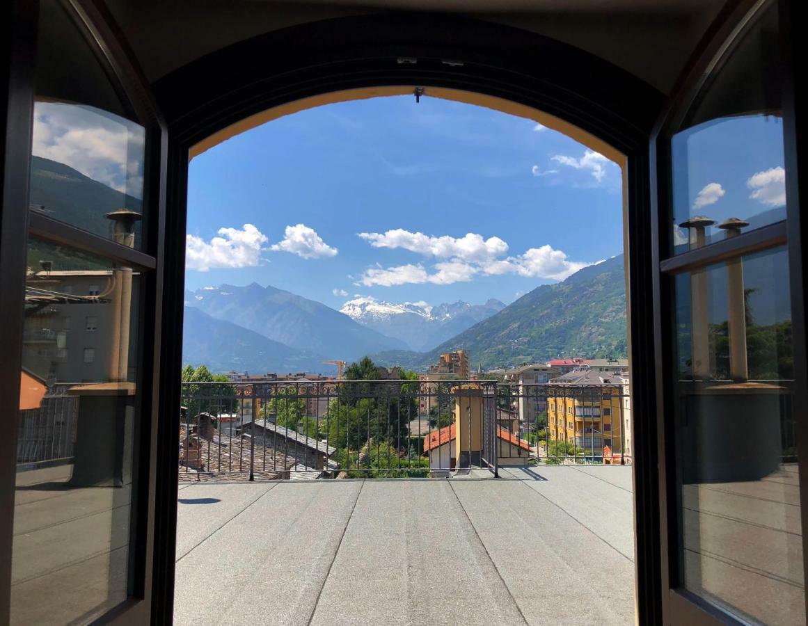 Mansarda Del Sole, Nel Cuore Di Aosta Zewnętrze zdjęcie