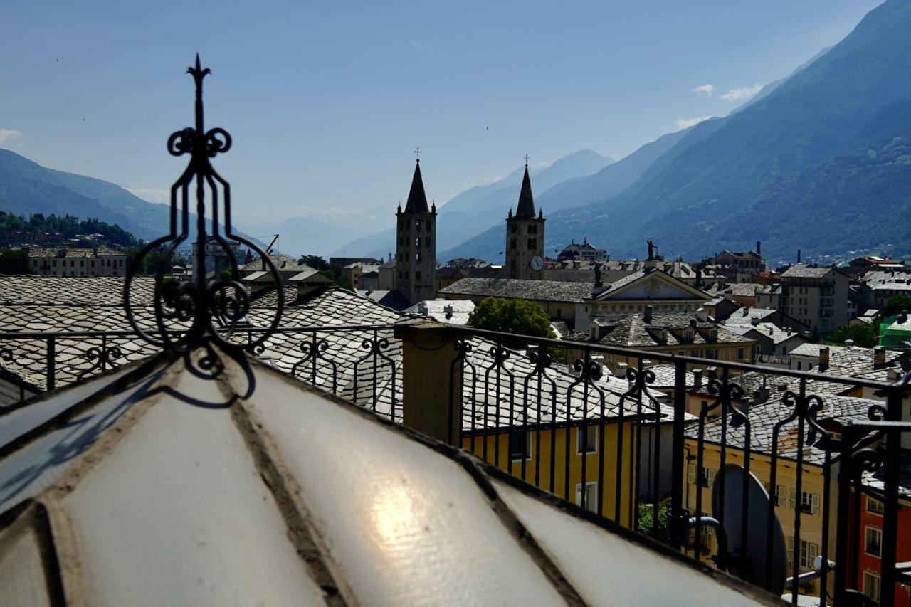 Mansarda Del Sole, Nel Cuore Di Aosta Zewnętrze zdjęcie