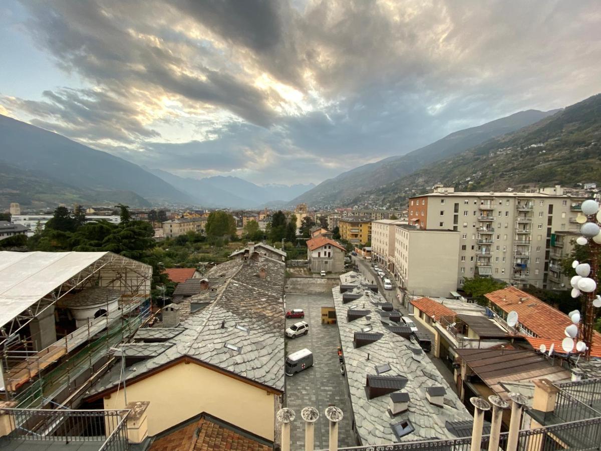 Mansarda Del Sole, Nel Cuore Di Aosta Zewnętrze zdjęcie